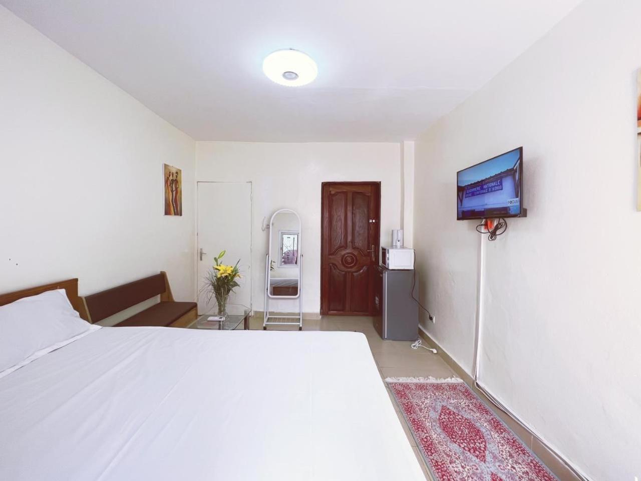 Residence Kane Diallo- Appartements Elegants Et Centraux A Dakar Kültér fotó