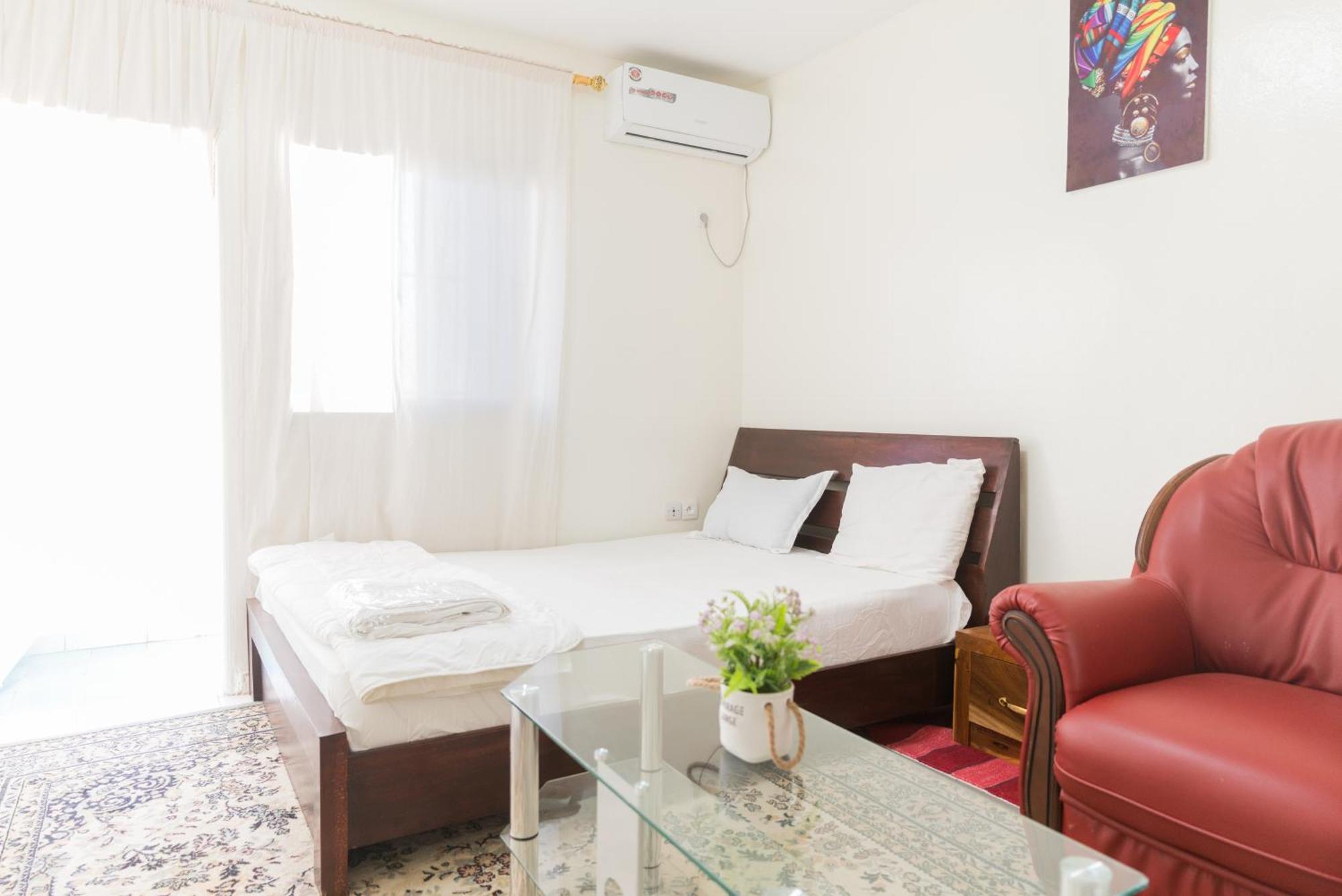Residence Kane Diallo- Appartements Elegants Et Centraux A Dakar Kültér fotó